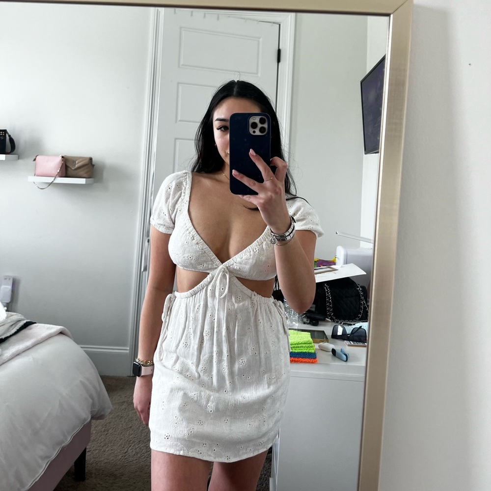 Illa Illa Off White Cut Out Babydoll Dress